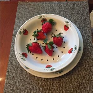 Ceramic Berry Bowl